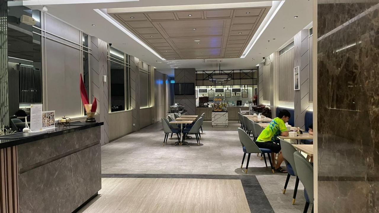 Hotel Palmy Tanjung Redep Exterior foto