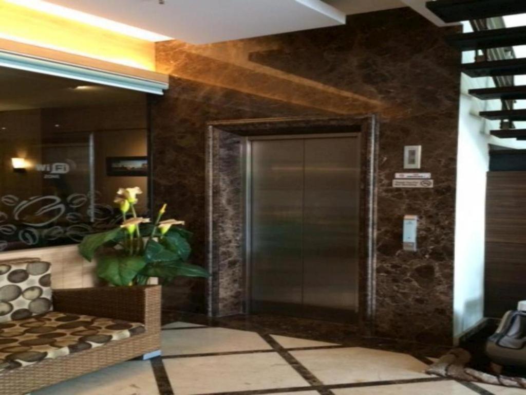 Hotel Palmy Tanjung Redep Exterior foto