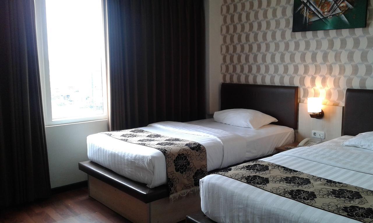 Hotel Palmy Tanjung Redep Exterior foto