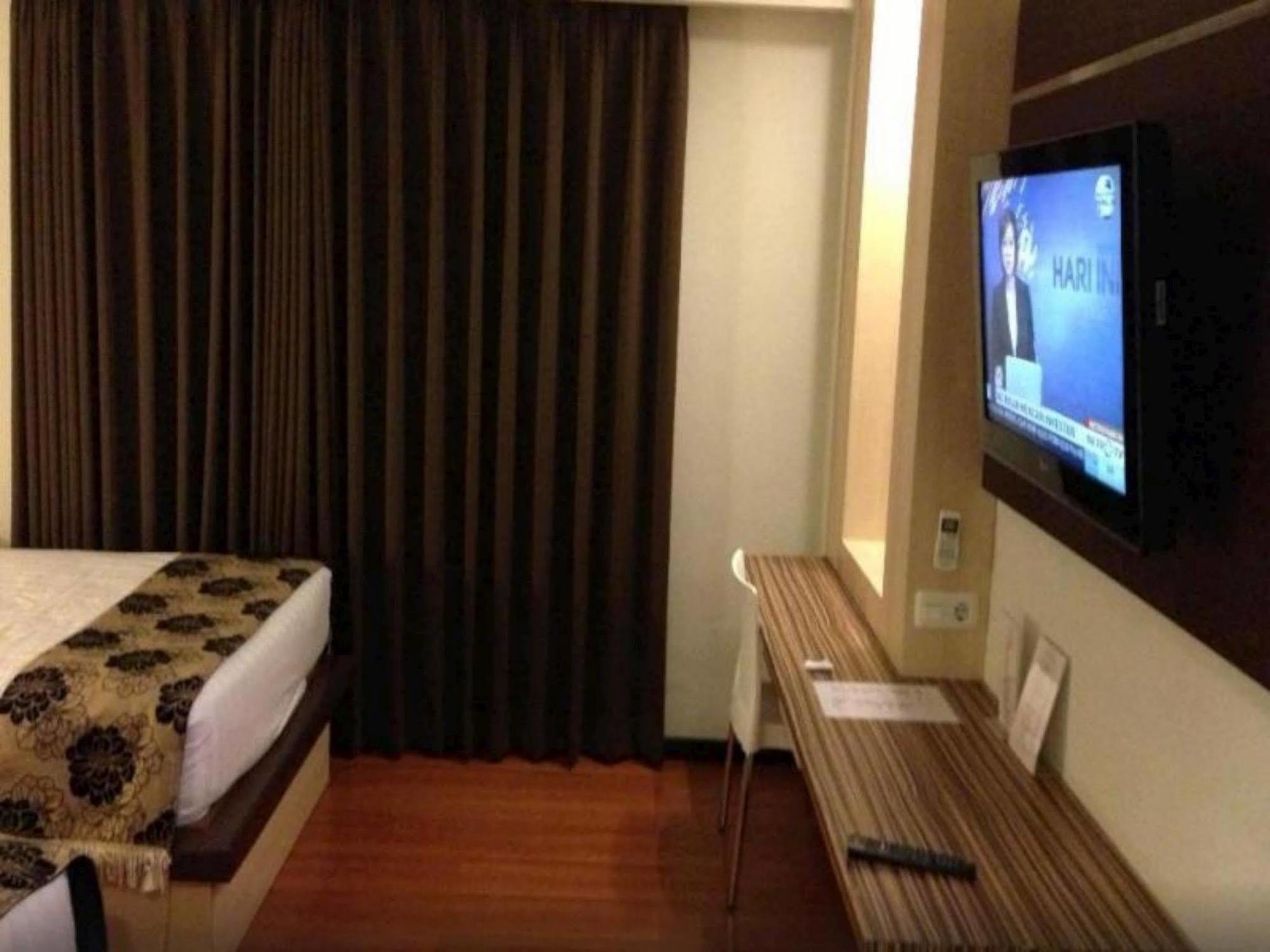Hotel Palmy Tanjung Redep Exterior foto